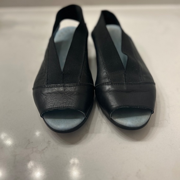 Cloud Footwear Caliber Black Sandal/Flat Size 37 EU - Picture 5 of 10